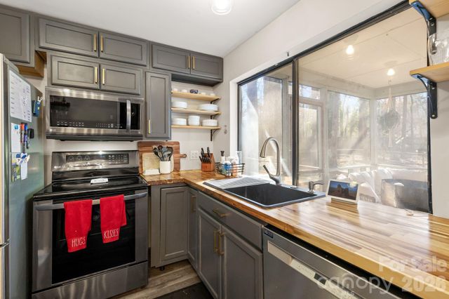 7615 Zermatt Lane, Charlotte, NC 28226