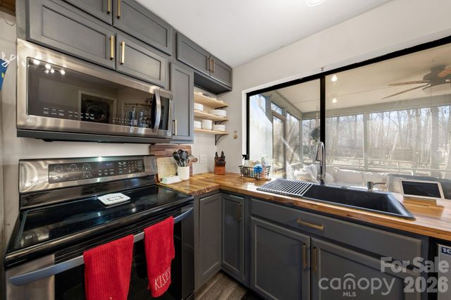 7615 Zermatt Lane, Charlotte, NC 28226