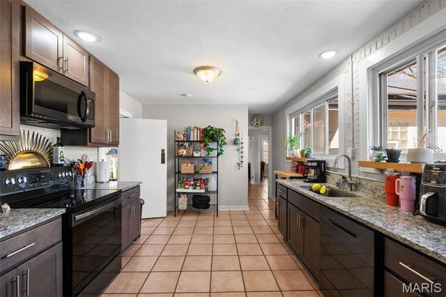 3666 McKibbon Road, St Louis, MO 63114