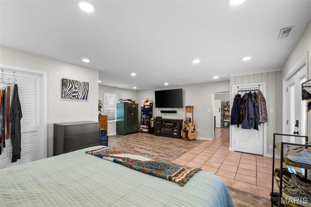 3666 McKibbon Road, St Louis, MO 63114