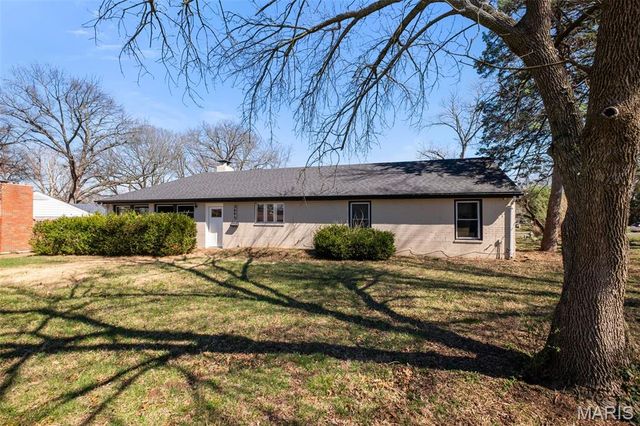 3666 McKibbon Road, St Louis, MO 63114