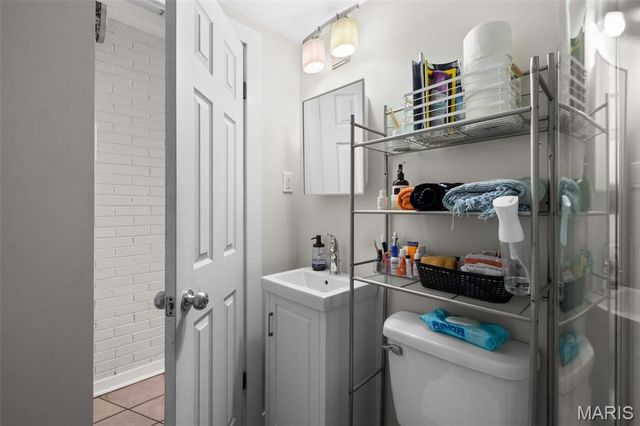 3666 McKibbon Road, St Louis, MO 63114