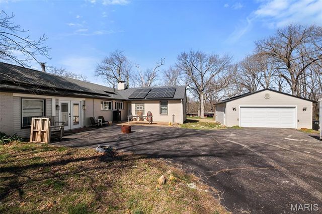 3666 McKibbon Road, St Louis, MO 63114