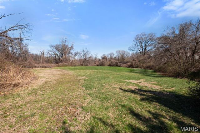 3666 McKibbon Road, St Louis, MO 63114