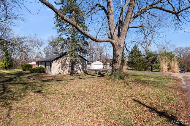 3666 McKibbon Road, St Louis, MO 63114