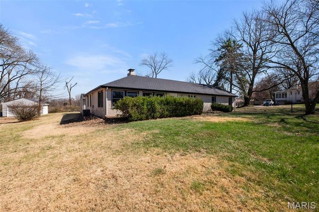 3666 McKibbon Road, St Louis, MO 63114