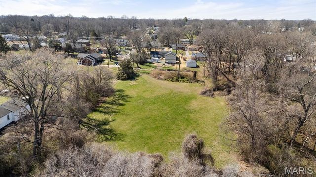 3666 McKibbon Road, St Louis, MO 63114