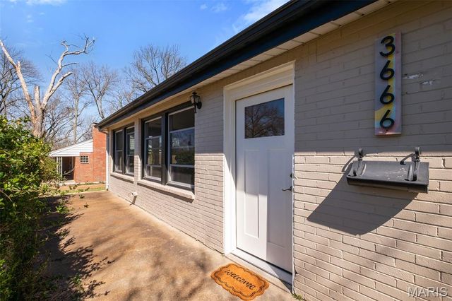 3666 McKibbon Road, St Louis, MO 63114
