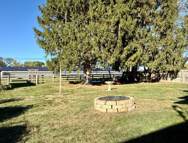 38 Carey Lane, Heath, OH 43056