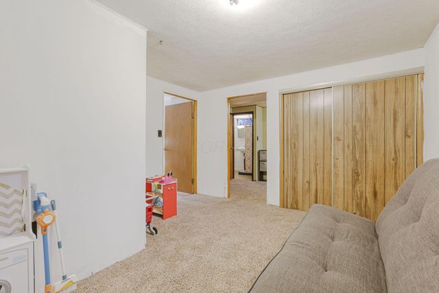 38 Carey Lane, Heath, OH 43056