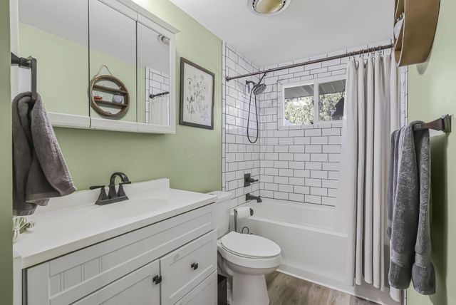 38 Carey Lane, Heath, OH 43056