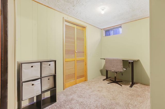 38 Carey Lane, Heath, OH 43056