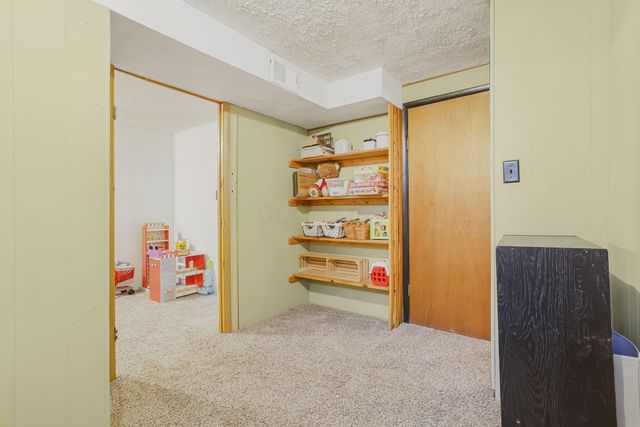 38 Carey Lane, Heath, OH 43056