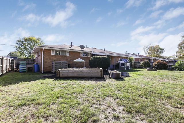 38 Carey Lane, Heath, OH 43056