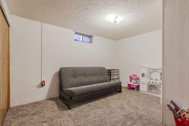 38 Carey Lane, Heath, OH 43056