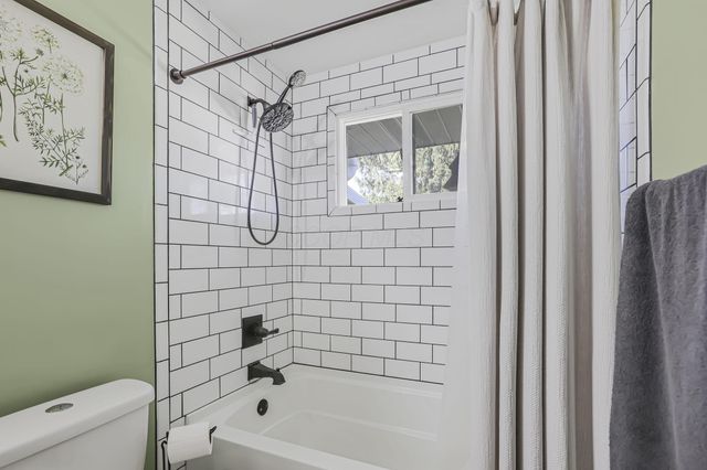 38 Carey Lane, Heath, OH 43056