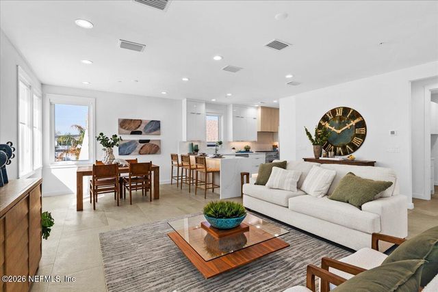 118 13TH Avenue S 103 C, Jacksonville Beach, FL 32250