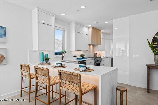 118 13TH Avenue S 103 C, Jacksonville Beach, FL 32250