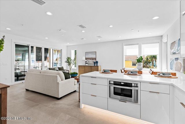 118 13TH Avenue S 103 C, Jacksonville Beach, FL 32250