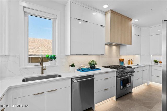 118 13TH Avenue S 103 C, Jacksonville Beach, FL 32250