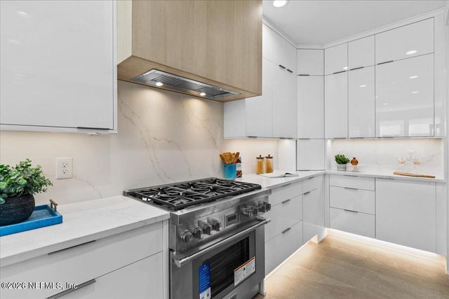 118 13TH Avenue S 103 C, Jacksonville Beach, FL 32250