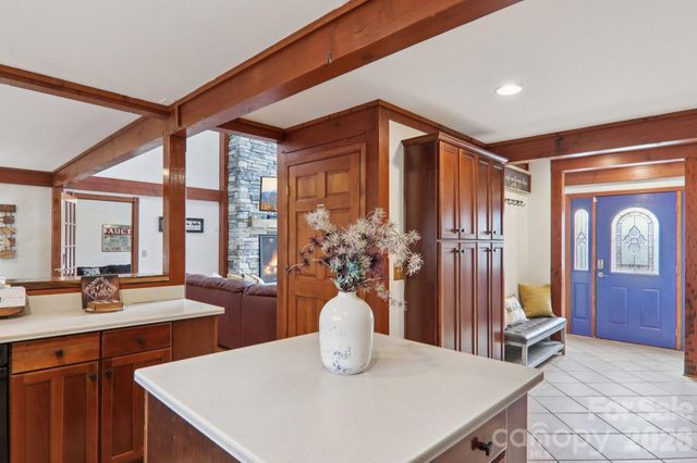 28 Nantahala Ridge, Bryson City, NC 28713