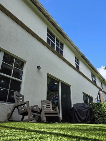 4679 TARA COVE Way, West Palm Beach, FL 33417