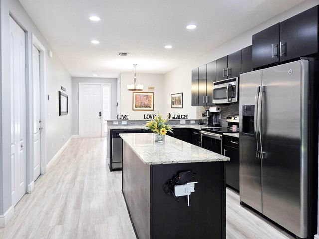 4679 TARA COVE Way, West Palm Beach, FL 33417