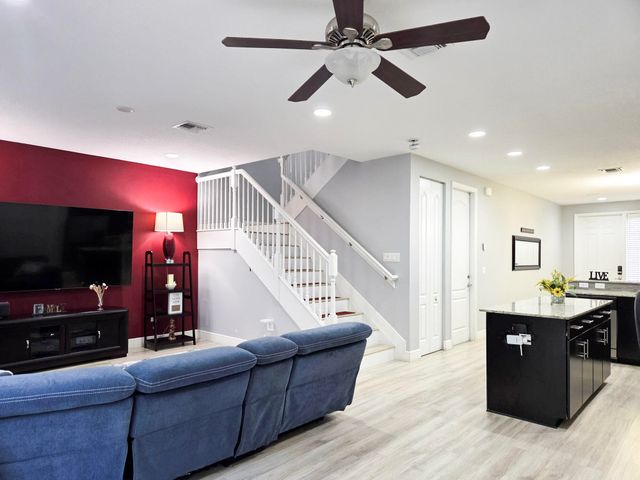 4679 TARA COVE Way, West Palm Beach, FL 33417