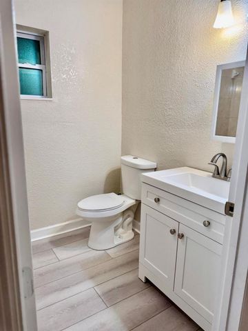 1040 17th Street A, West Palm Beach, FL 33407