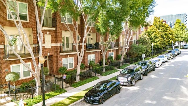 3427 Howell Street, Dallas, TX 75204