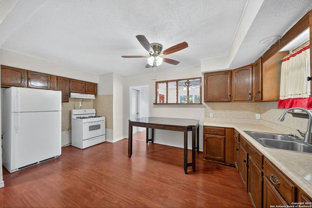 254 Bank, San Antonio, TX 78204