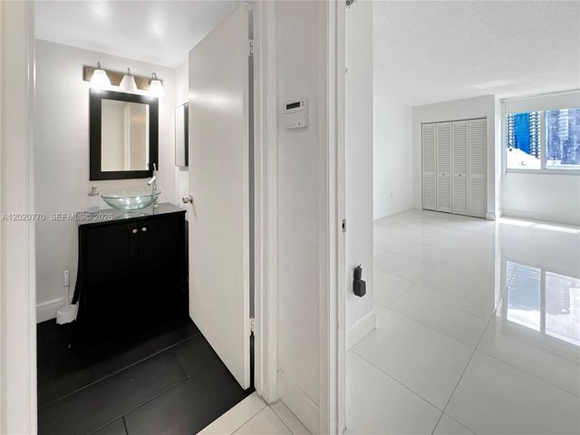 850 N Miami Ave W-1903, Miami, FL 33136
