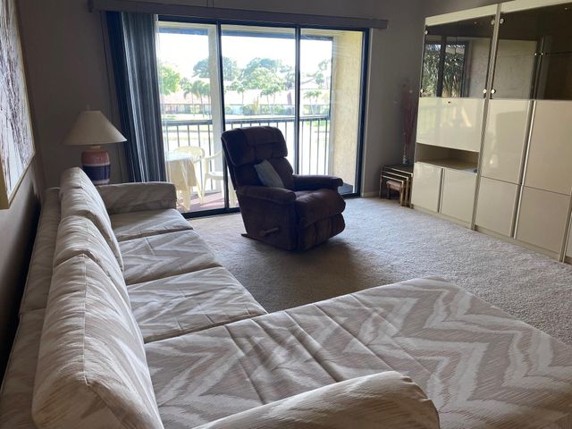 806 Sky Pine Way G3, Greenacres, FL 33415