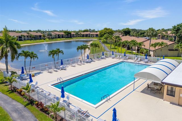 806 Sky Pine Way G3, Greenacres, FL 33415