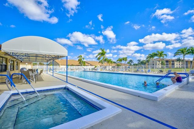 806 Sky Pine Way G3, Greenacres, FL 33415