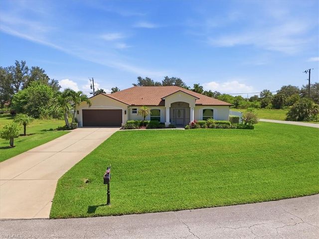 2107 NE 19th PL, Cape Coral, FL 33909