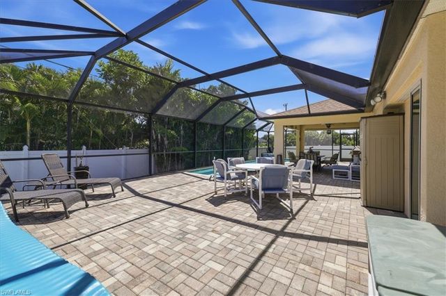 2107 NE 19th PL, Cape Coral, FL 33909