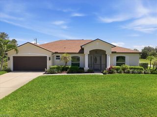 2107 NE 19th PL, Cape Coral, FL 33909