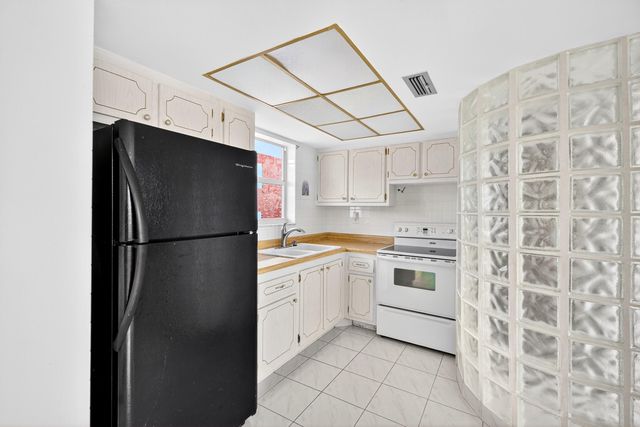 1820 New Palm Way 306, Boynton Beach, FL 33435