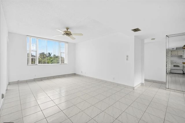 1820 New Palm Way 306, Boynton Beach, FL 33435
