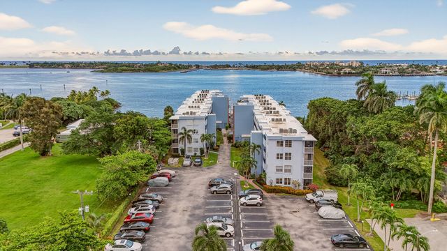 1820 New Palm Way 306, Boynton Beach, FL 33435