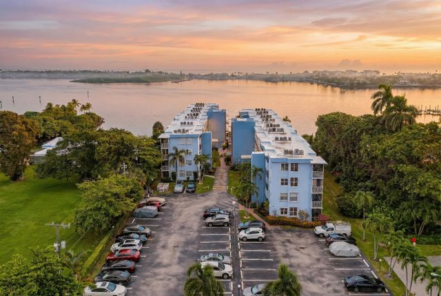 1820 New Palm Way 306, Boynton Beach, FL 33435