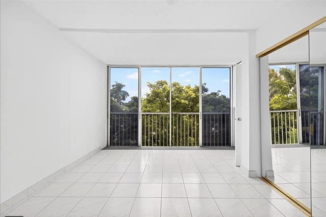 1820 New Palm Way 306, Boynton Beach, FL 33435