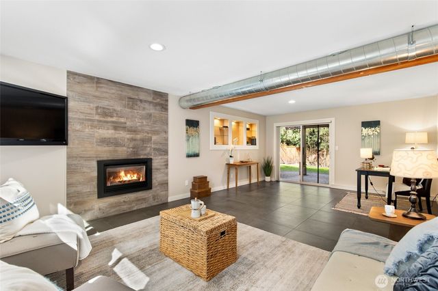 601 220th Street SW, Bothell, WA 98021