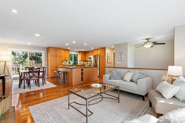 601 220th Street SW, Bothell, WA 98021