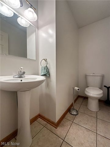 1499 Butterfield Circle, Niles, OH 44446