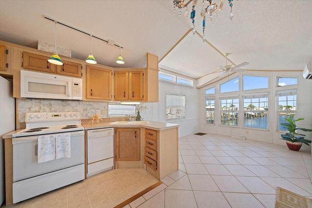 108 BAHIA DRIVE, Palmetto, FL 34221
