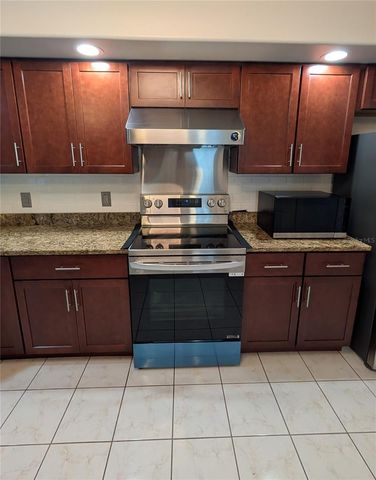 858 MENDOZA DRIVE, Kissimmee, FL 34758