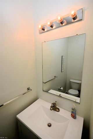 4044 River Breeze CIR, Chesapeake, VA 23321